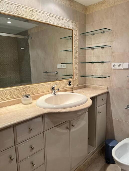 Apartamento En La Nogalera ตอร์เรโมลิโนส ภายนอก รูปภาพ